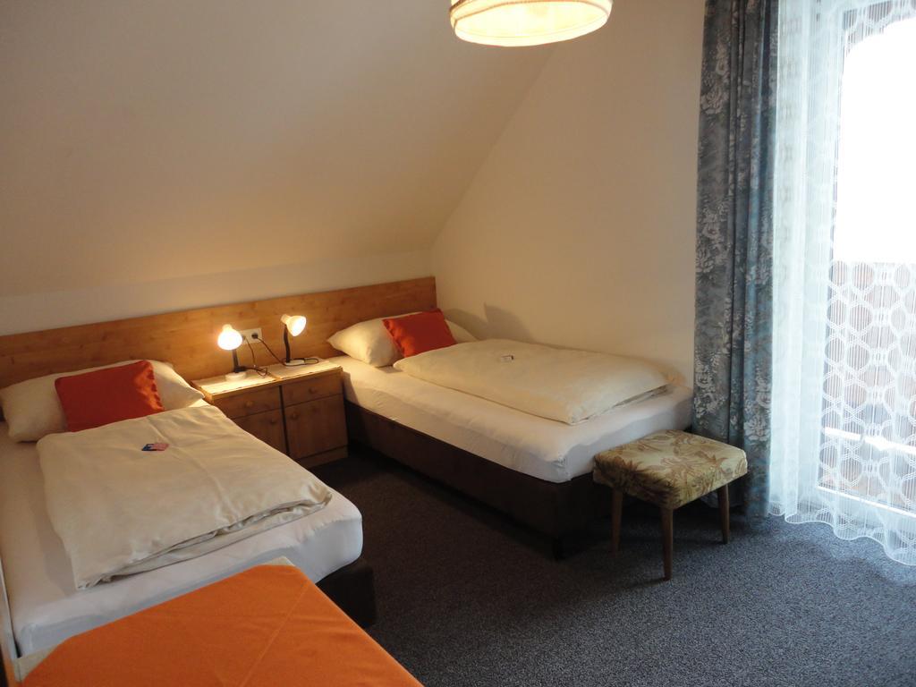 Landgasthof Hubertusstubn Sankt Michael im Lungau Zimmer foto